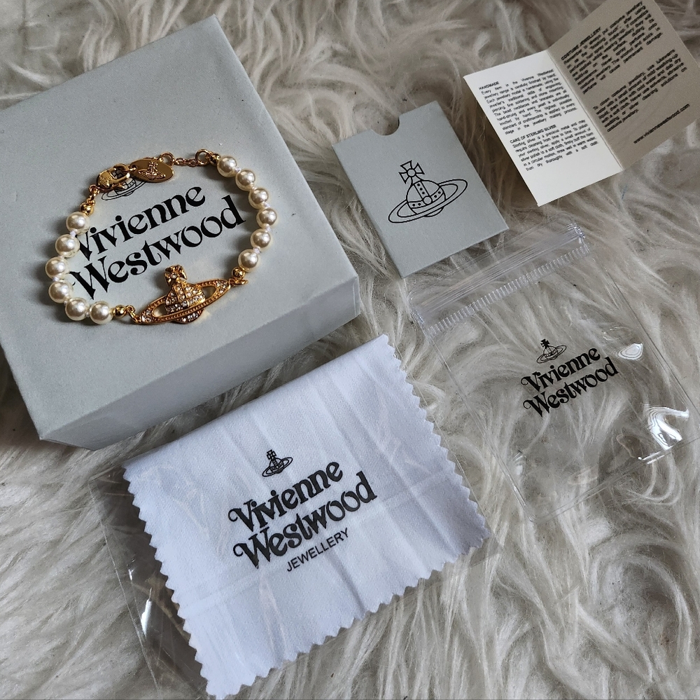 Vivienne Westwood Gold Saturn Pearl Bracelet - Picture 4 of 5